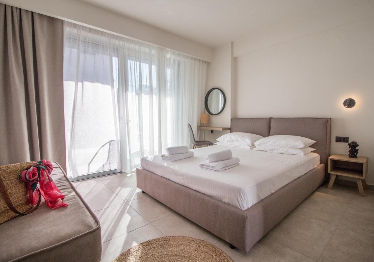 Aelia Seaside Luxury Suites Nea Karvali Extérieur photo