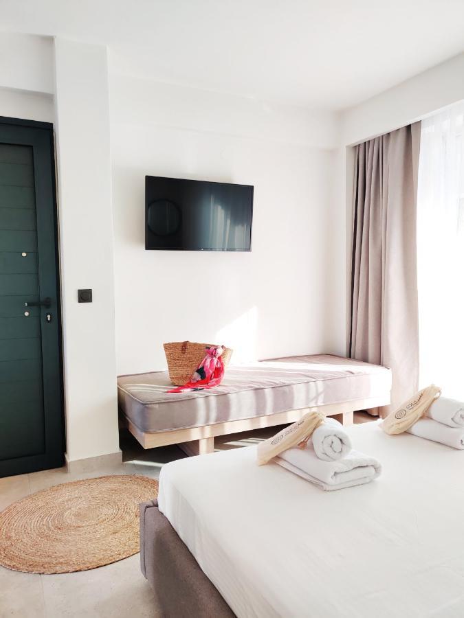 Aelia Seaside Luxury Suites Nea Karvali Extérieur photo