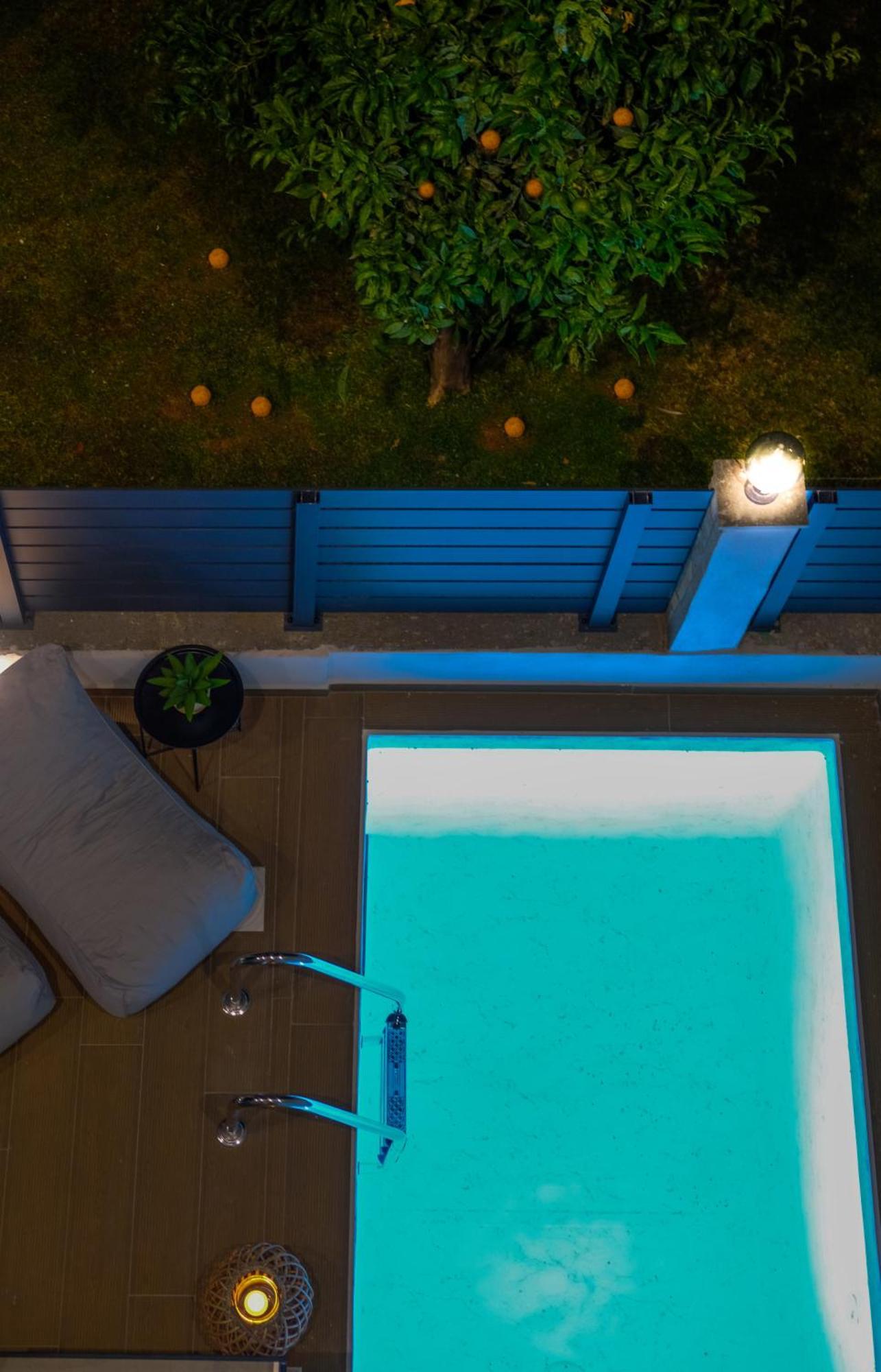 Aelia Seaside Luxury Suites Nea Karvali Chambre photo